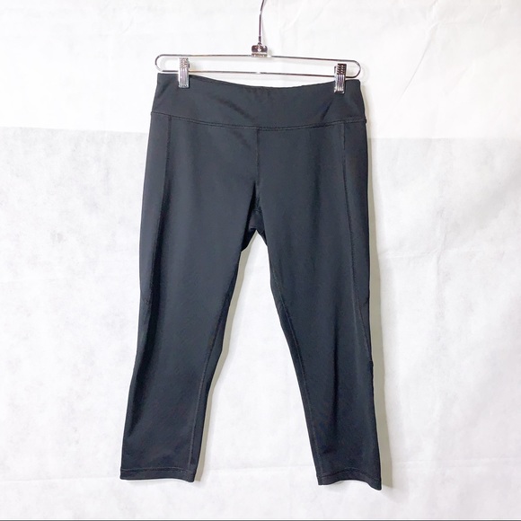 EXPRESS Black Core Performance Capri Leggings M - Picture 2 of 6